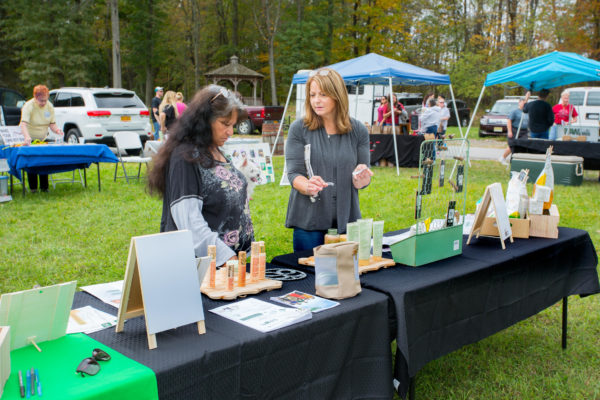 2017-Grand-Opening-Celebration-Arbonne-Table.f1cb27a519bdb5b6ed34049a5b86e317